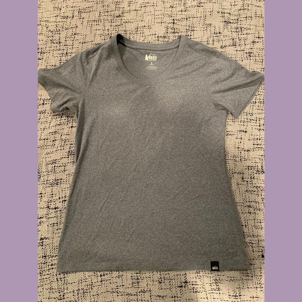 REI hiking short sleeve tee in heather grey, size small
